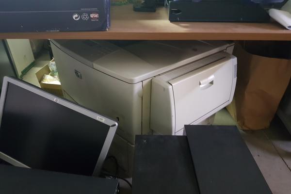 1#3986 Arredi ufficio e attrezzature informatiche in vendita - foto 52