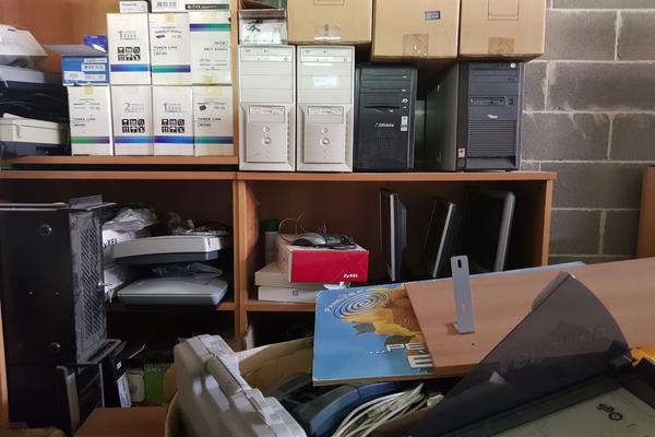 1#3986 Arredi ufficio e attrezzature informatiche in vendita - foto 56