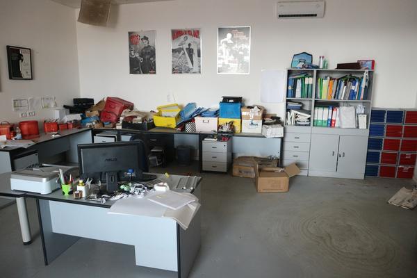1#3994 Articoli di abbigliamento e complementi di arredo in vendita - foto 33