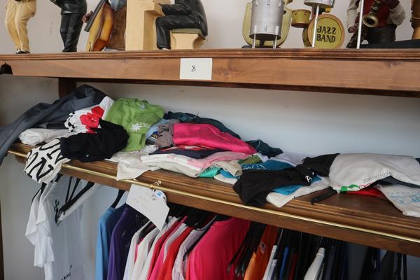 1#3994 Articoli di abbigliamento e complementi di arredo in vendita - foto 37