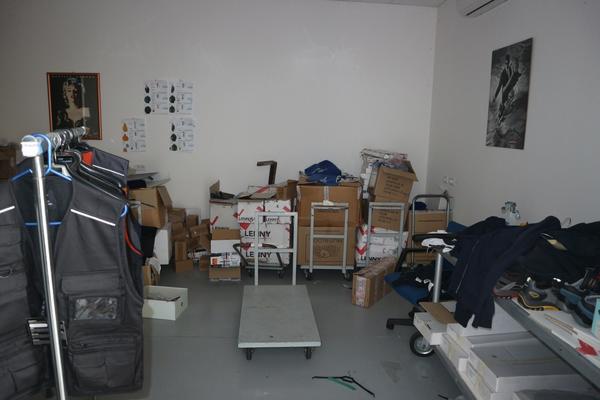 1#3994 Articoli di abbigliamento e complementi di arredo in vendita - foto 39
