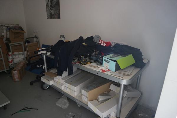 1#3994 Articoli di abbigliamento e complementi di arredo in vendita - foto 40