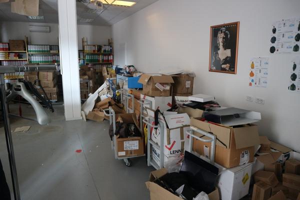 1#3994 Articoli di abbigliamento e complementi di arredo in vendita - foto 42