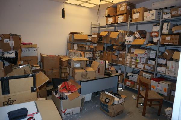 1#3994 Articoli di abbigliamento e complementi di arredo in vendita - foto 57