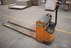 Still transpallet - Lot 107 (Auction 3995)