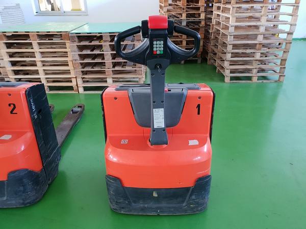 6#4009 Transpallet e accumulatore in vendita - foto 1