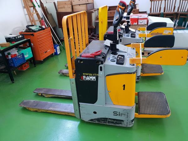 7#4009 Transpallet elettrico e carica batteria in vendita - foto 4