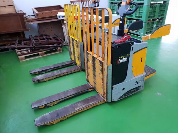 7#4009 Transpallet elettrico e carica batteria in vendita - foto 5
