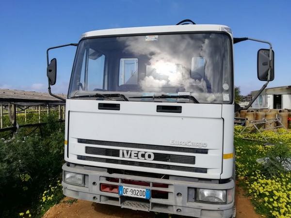 Autocarri in vendita