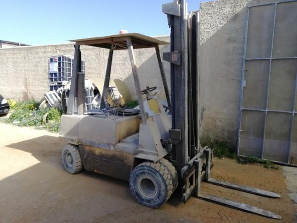 Carrelli elevatori in vendita