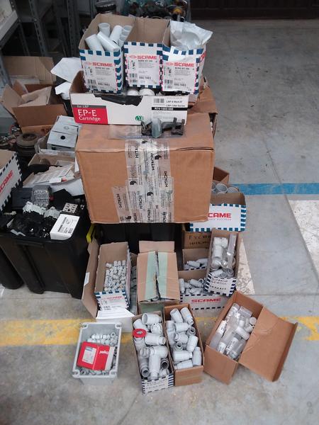 7#4045 Materiale elettrico in vendita - foto 1