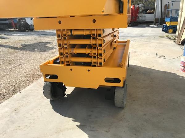 1#4058 Piattaforma aerea verticale a pantografo Haulotte Compact 12 in vendita - foto 3