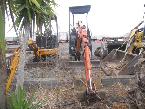 1#4063 Miniescavatore Hitachi ZX17U in vendita - foto 6