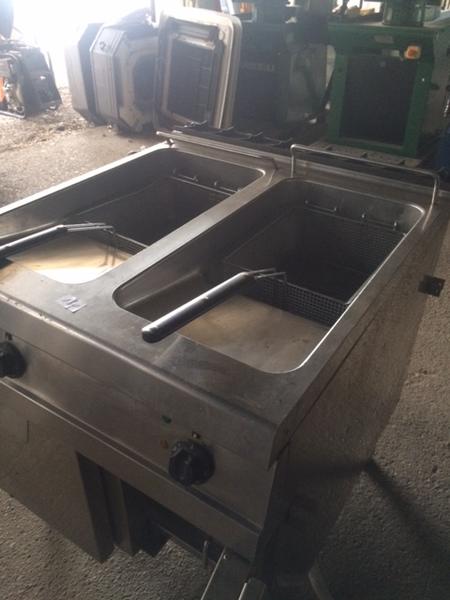 26#4068 Friggitrice Zanussi elettrica in vendita - foto 3