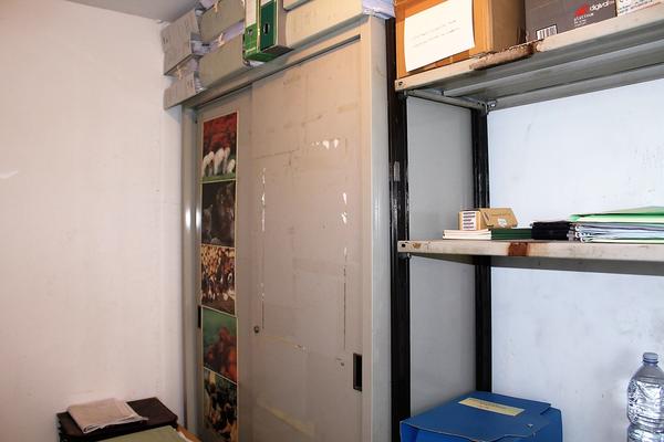 3#4078 Bilancia Santo Stefano e scaffalatura in vendita - foto 2