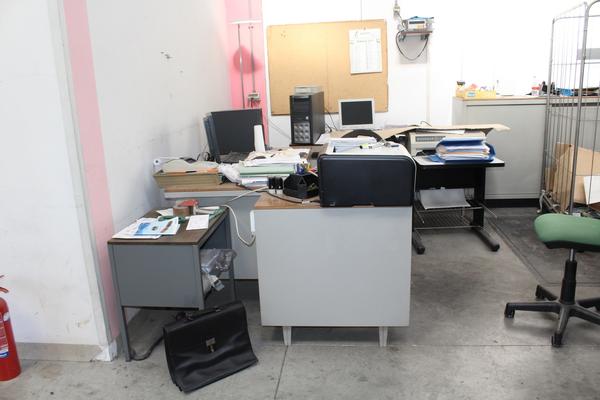 7#4078 Arredi e attrezzatura da ufficio in vendita - foto 2