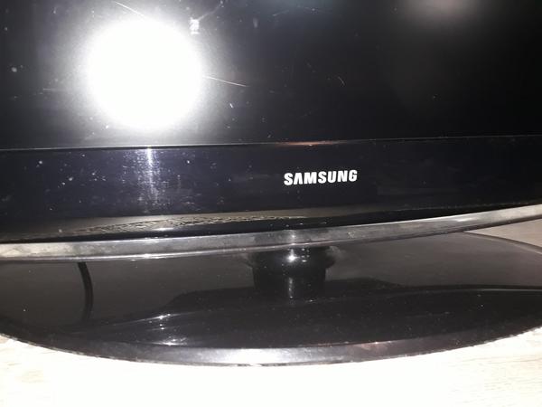 3#4091 Televisori Samsung e arredi in vendita - foto 2