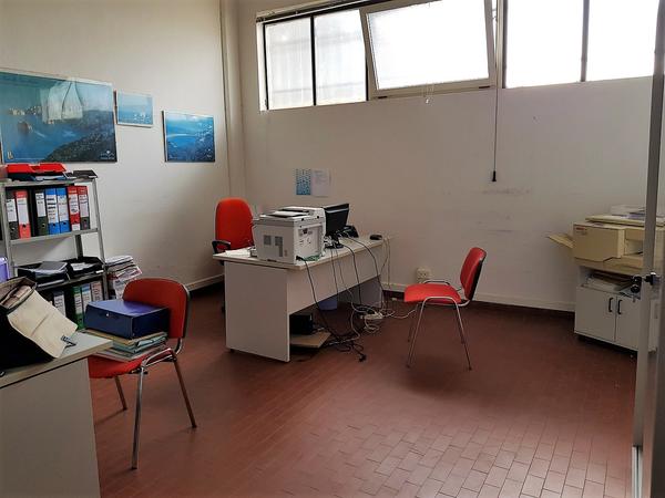 8#4092 Impianto di video sorveglianza e arredi uffici in vendita - foto 12