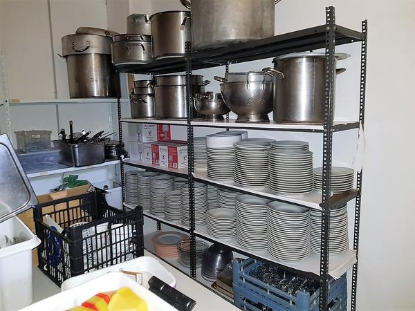 9#4092 Utensili da cucina e arredi ufficio in vendita - foto 1