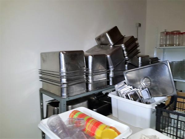 9#4092 Utensili da cucina e arredi ufficio in vendita - foto 2