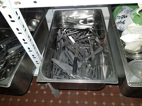 9#4092 Utensili da cucina e arredi ufficio in vendita - foto 4
