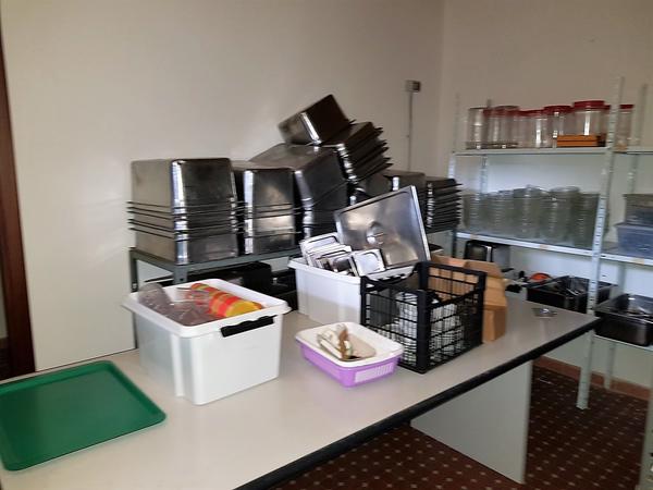 9#4092 Utensili da cucina e arredi ufficio in vendita - foto 9