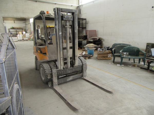 Carrelli elevatori in vendita