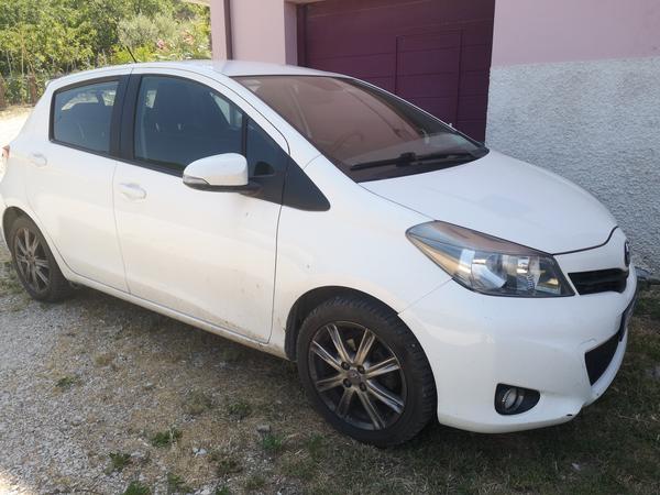 13#4107 Autoveicolo Toyota Yaris in vendita - foto 5