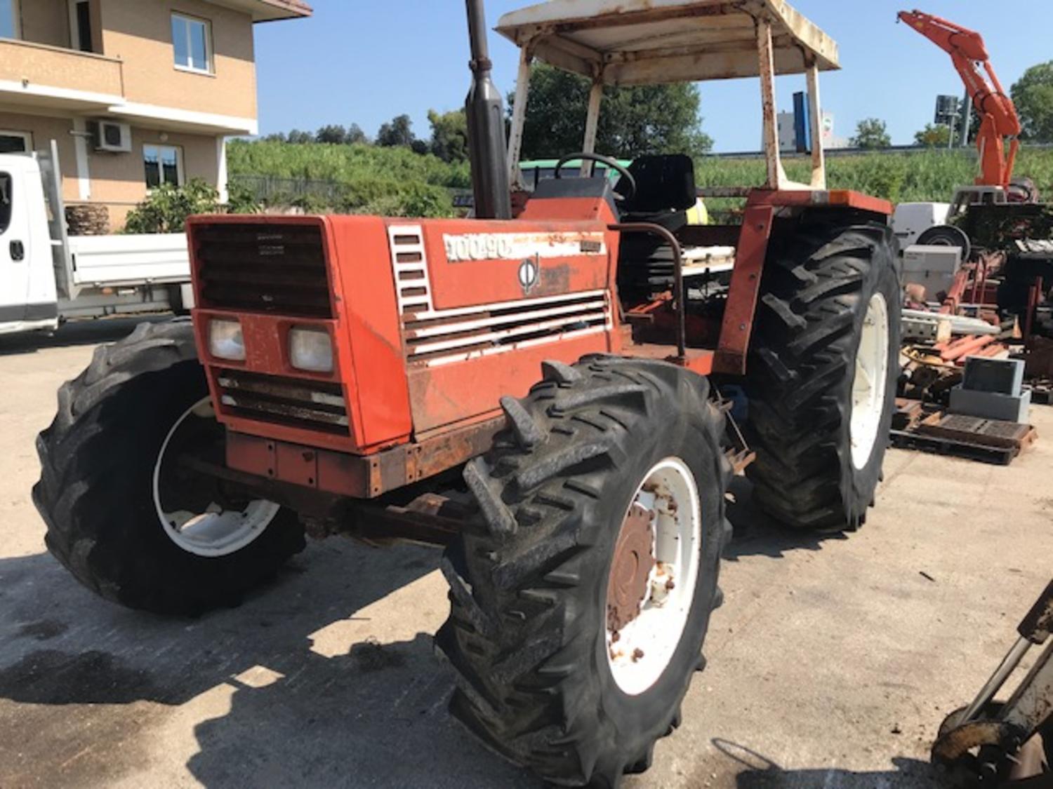 Lotto Trattore agricolo Fiat 100/90
