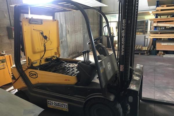 1#4130 Cessione di azienda dedita alla produzione e vendita di allestimenti per locali commerciali in vendita - foto 58