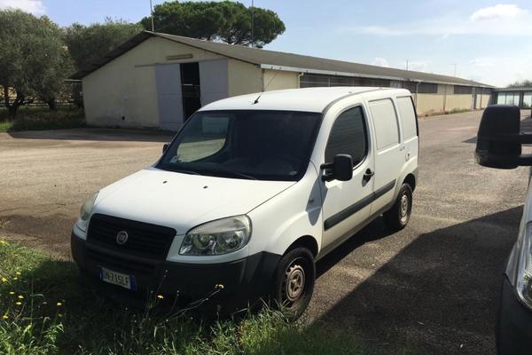 1#4130 Cessione di azienda dedita alla produzione e vendita di allestimenti per locali commerciali in vendita - foto 70