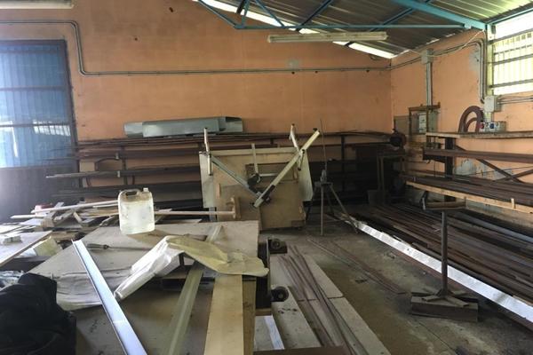 1#4130 Cessione di azienda dedita alla produzione e vendita di allestimenti per locali commerciali in vendita - foto 74