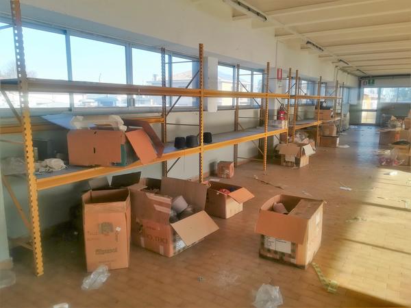 3#4131 Arredi ufficio e campate scaffalature in vendita - foto 3