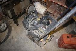 Bomag vibration plate and office equipment - Lote 1 (Subasta 4166)