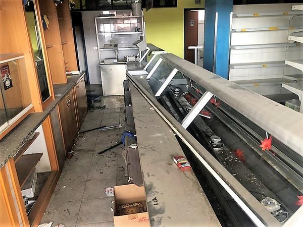 2#4169 Arredi ed attrezzature per mini market in vendita - foto 33
