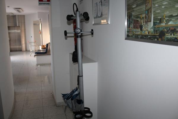 1#4176 Attrezzatura e arredi da ufficio in vendita - foto 9