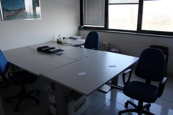 10#4176 Attrezzatura e arredi da ufficio in vendita - foto 2