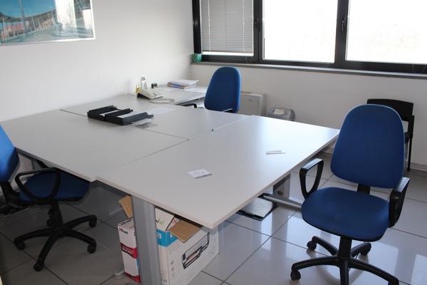 10#4176 Attrezzatura e arredi da ufficio in vendita - foto 3