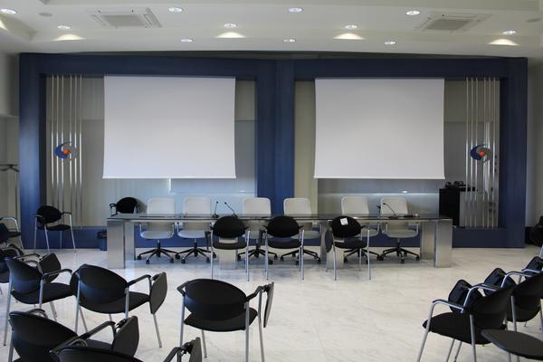 11#4176 Proiettori Nec e arredi ufficio in vendita - foto 1