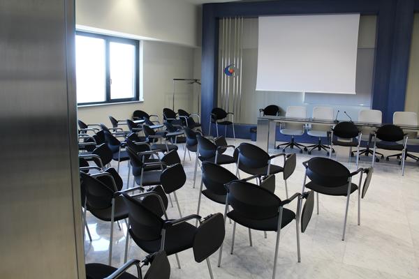 11#4176 Proiettori Nec e arredi ufficio in vendita - foto 3