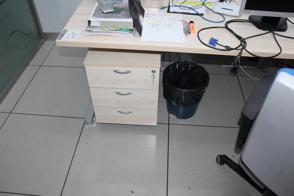 13#4176 Stampante Officejet e arredi da ufficio in vendita - foto 12