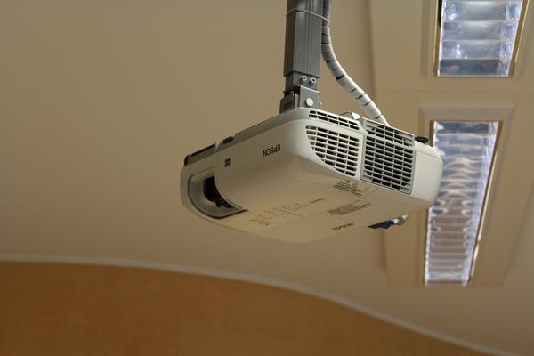 17#4176 Proiettore Epson e videoregistratore Mitsubishi in vendita - foto 15