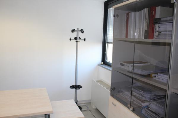 19#4176 Attrezzatura e arredi da ufficio in vendita - foto 21