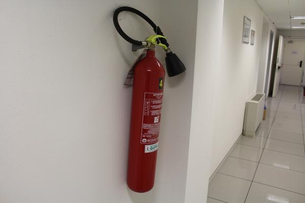 20#4176 Attrezzatura e arredi da ufficio in vendita - foto 5