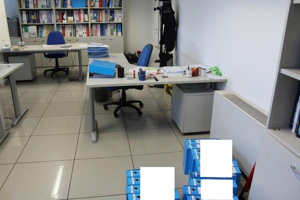 20#4176 Attrezzatura e arredi da ufficio in vendita - foto 6
