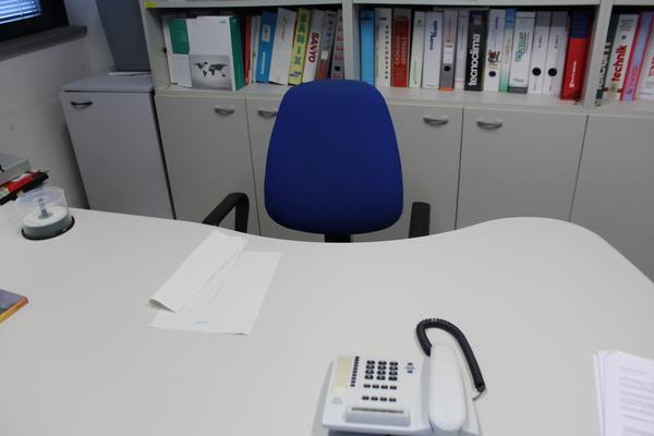 20#4176 Attrezzatura e arredi da ufficio in vendita - foto 13