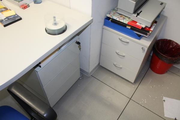 20#4176 Attrezzatura e arredi da ufficio in vendita - foto 18