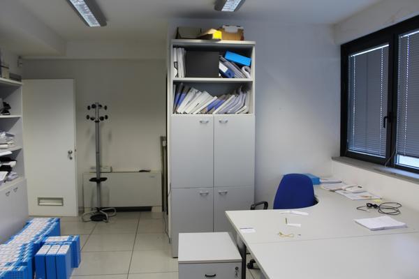20#4176 Attrezzatura e arredi da ufficio in vendita - foto 24