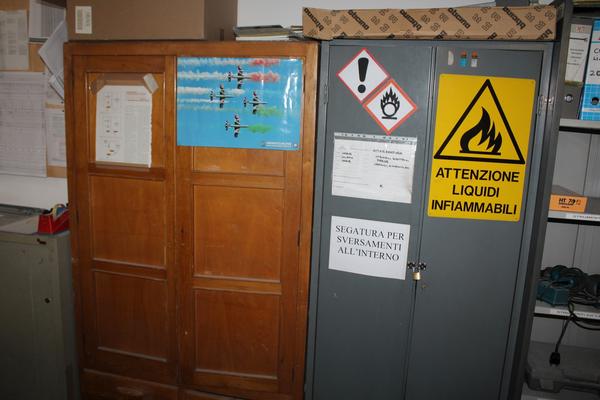 23#4176 Attrezzatura e arredi da ufficio in vendita - foto 11