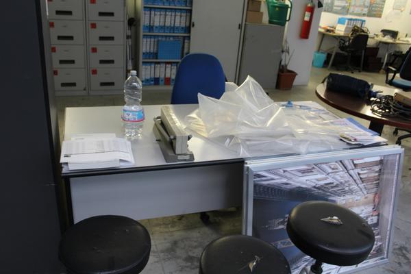 23#4176 Attrezzatura e arredi da ufficio in vendita - foto 14